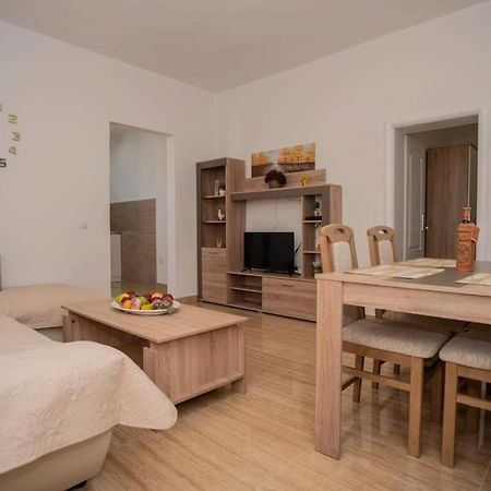 Apartments Phoenix 3 Ivanica Ngoại thất bức ảnh