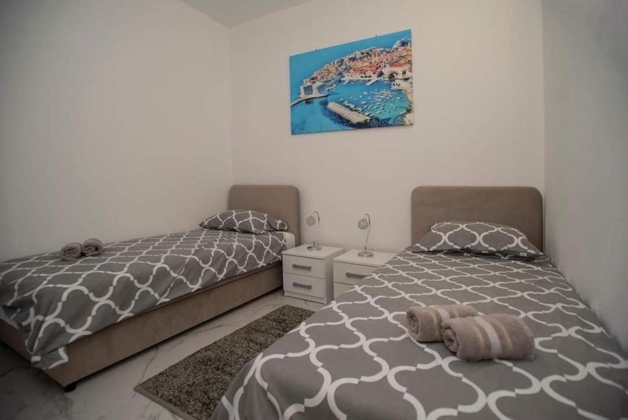 Apartments Phoenix 3 Ivanica Ngoại thất bức ảnh